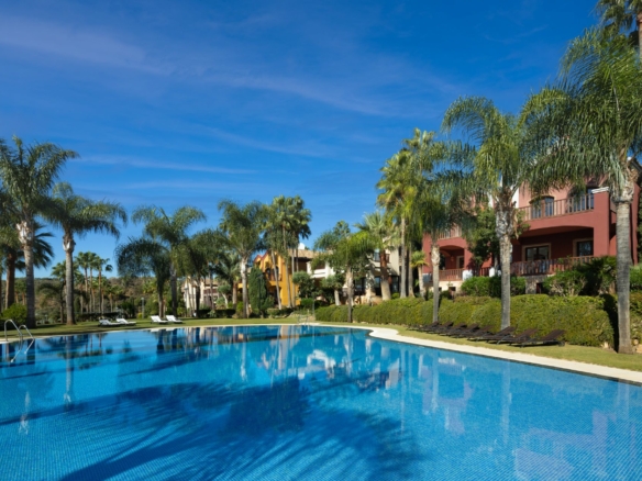 Turnkey 5-Bedroom Mediterranean House on Marbella’s Golden Mile: A Luxurious Retreat