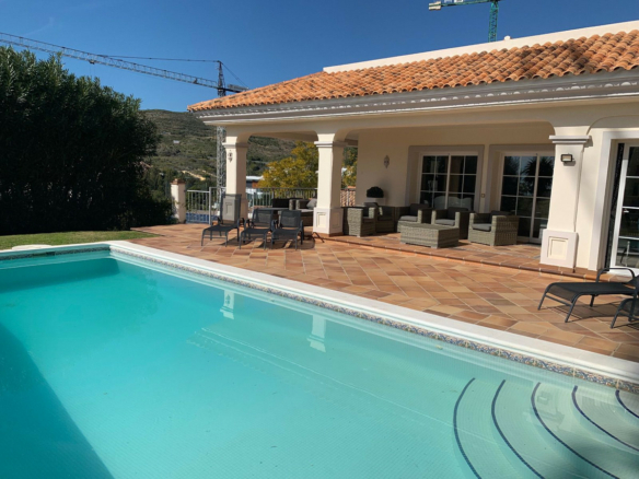 For rent 7-Bedroom Villa with  Views in Benahavís