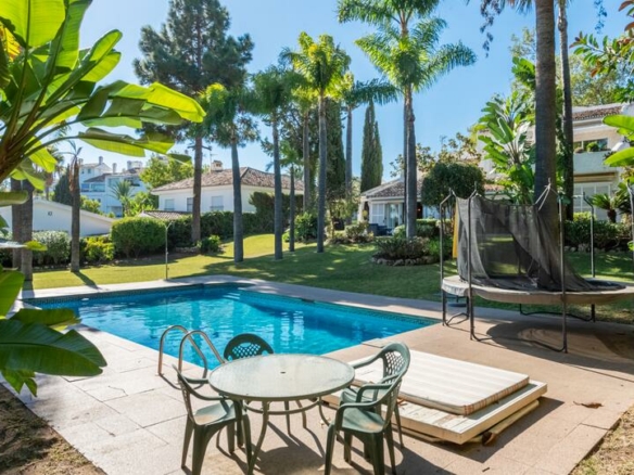 🏡 For Sale | Opportunity: Villa in Río Real Golf 🌅