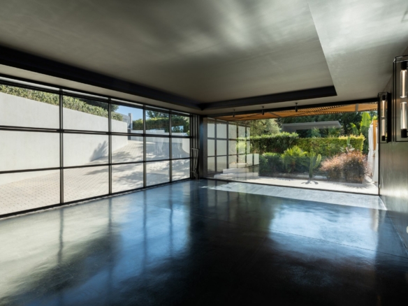 Nueva Andalucia – Modern 5B Villa -Turnkey