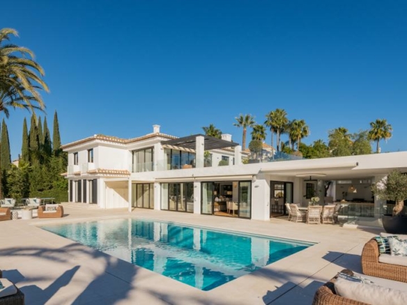 Reduced – For sale – Nueva Andalucía – 7B Villa 🏡 – 1st Line Golf -Turnkey
