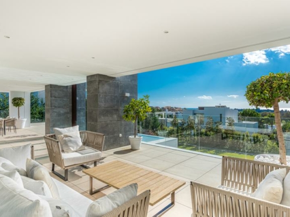 🏡 For Sale -Spectacular Contemporary Villa – La Alquería, Benahavís 🌅🏌️‍♂️
