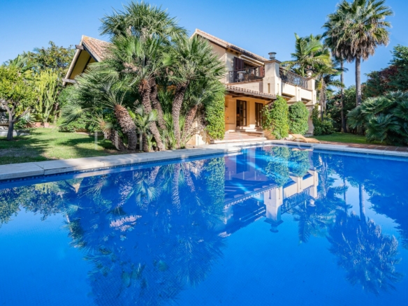 🏡 MEDITERRANEAN VILLA FOR SALE WITH LOTS OF CHARM NEAR  PUERTO BANUS