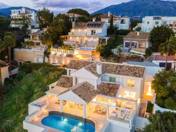 🏡 For Sale | Villa with Panoramic Views to the Sea, Gibraltar, and the African Coast 🌅