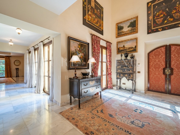 🏡 MEDITERRANEAN VILLA FOR SALE WITH LOTS OF CHARM NEAR  PUERTO BANUS