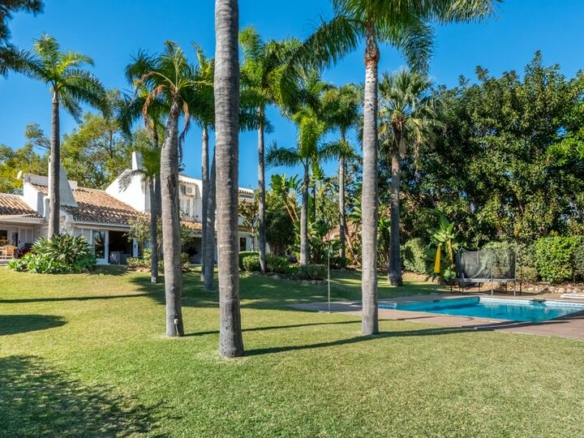 🏡 For Sale | Opportunity: Villa in Río Real Golf 🌅