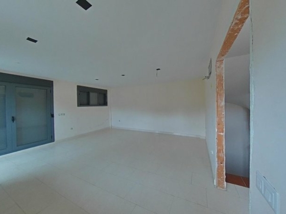 Bank Repo – Nueva Andalucia – 3B Townhouse with Garden