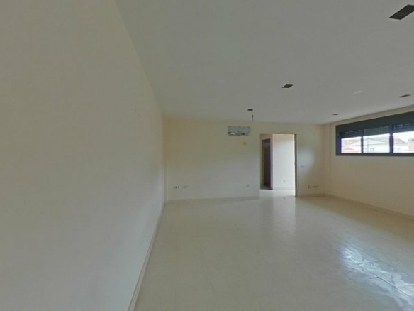 Bank Repo – Nueva Andalucia – 3B Townhouse with Garden