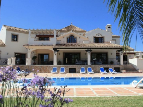 Andalusian style 8B  villa for sale in Los Flamingos, Benahavis.