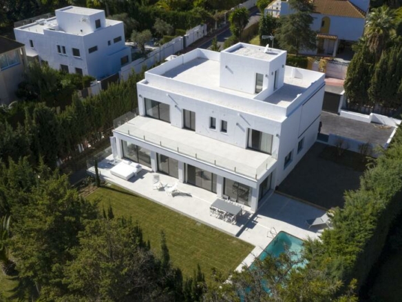 🏡 For Sale | Spectacular Renovated Villa in Nueva Andalucía