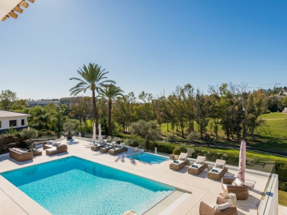 Reduced – For sale – Nueva Andalucía – 7B Villa 🏡 – 1st Line Golf -Turnkey