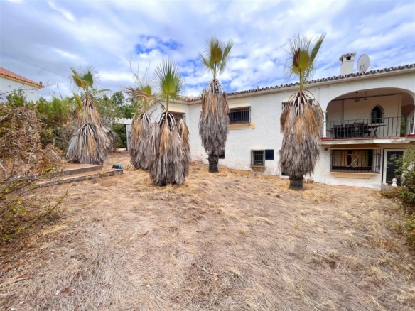 🏡 Exceptional Villa Renovation Opportunity in  Marbella