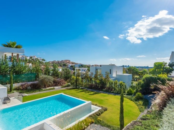 🏡 For Sale -Spectacular Contemporary Villa – La Alquería, Benahavís 🌅🏌️‍♂️