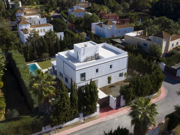 🏡 For Sale | Spectacular Renovated Villa in Nueva Andalucía