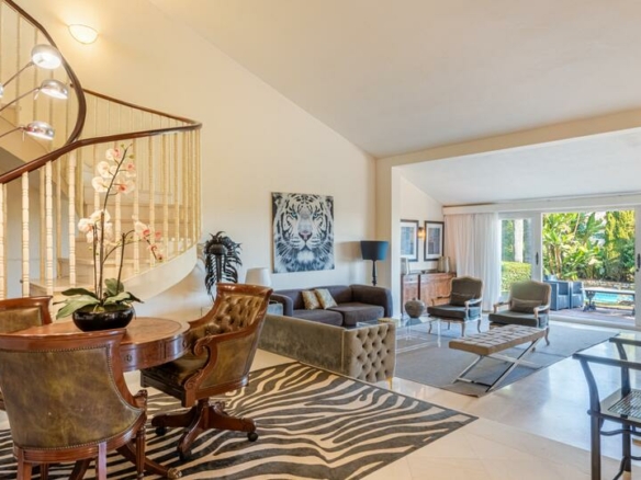 🏡 For Sale | Opportunity: Villa in Río Real Golf 🌅