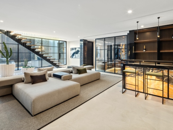 Nueva Andalucia – Modern 5B Villa -Turnkey