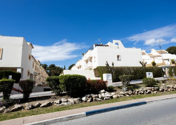 Bank Repo – Nueva Andalucia – 3B Townhouse with Garden