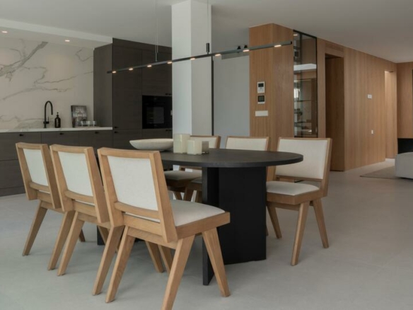 🏡 For Sale | Renovated Scandinavian Style Villa in Puerto Banús, Marbella 🌴