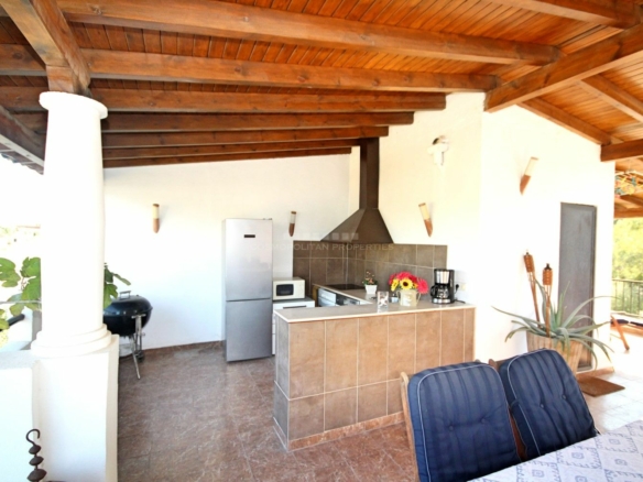 FOR SALE 🏡 CHARMING TOWNHOUSE ON THE FIRST LINE OF GOLF WITH SPECTACULAR VIEWS IN NUEVA ANDALUCÍA, MARBELLA 🌅