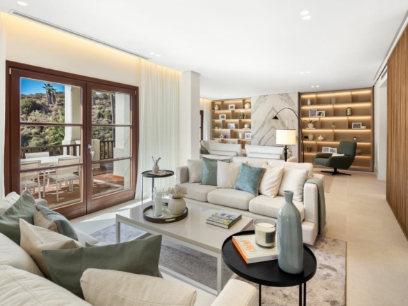 Turnkey 5-Bedroom Mediterranean House on Marbella’s Golden Mile: A Luxurious Retreat