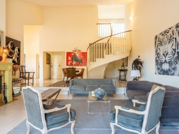 🏡 For Sale | Opportunity: Villa in Río Real Golf 🌅