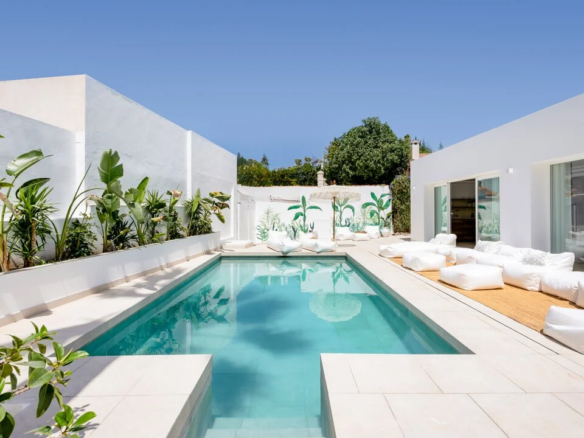 🏡 For Sale | Renovated Villa in Nueva Andalucía with Rental Potential 🌟