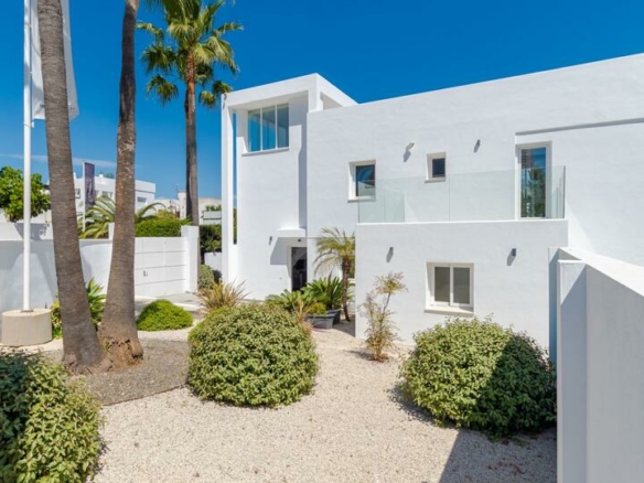 🏡 For Sale | Renovated Villa in Nueva Andalucía with Rental Potential 🌟