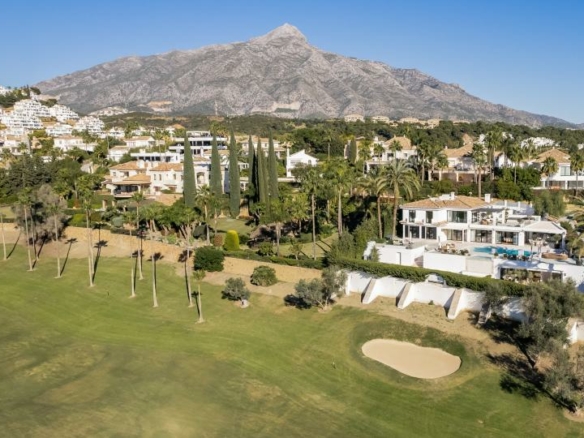 Reduced – For sale – Nueva Andalucía – 7B Villa 🏡 – 1st Line Golf -Turnkey