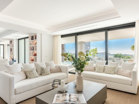 🏡 For Sale -Spectacular Contemporary Villa – La Alquería, Benahavís 🌅🏌️‍♂️