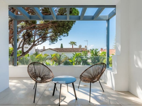 🌟 For Sale: Contemporary Beachside Villa on the Golden Mile! 🏡🌊