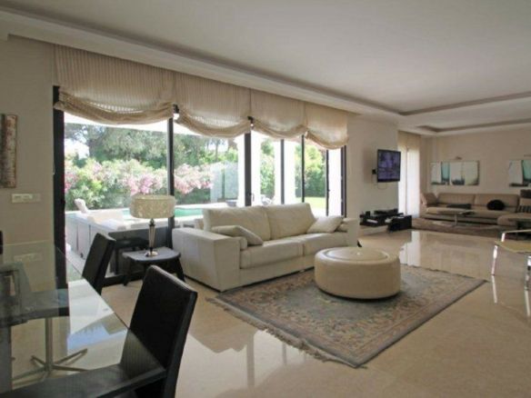 For  Rent 🏡 Luxurious  5B Villa on The Golden Mile 🏡  Gated – Near Beach