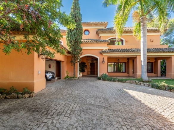 For Sale – Golden Mile – 5 Bed Mansion 🏡 – Beautiful Area 🌳 – Near Facilities 🏙️