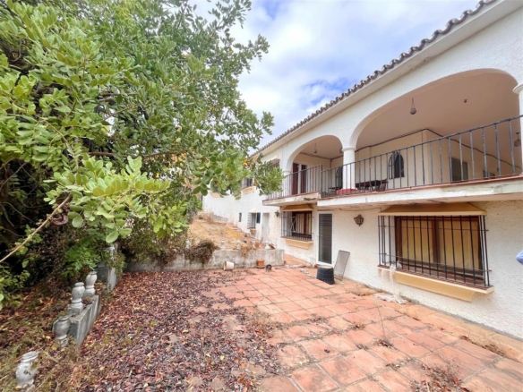 🏡 Exceptional Villa Renovation Opportunity in  Marbella