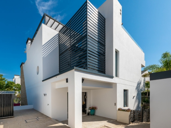 For sale – Nueva Andalucía 🌴 5B Modern villa – Turnkey