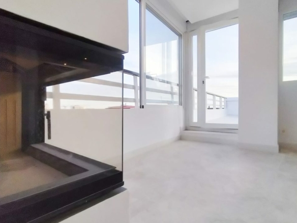For Sale – Marbella town – 4B Penthouse – Sea Views  – Turnkey