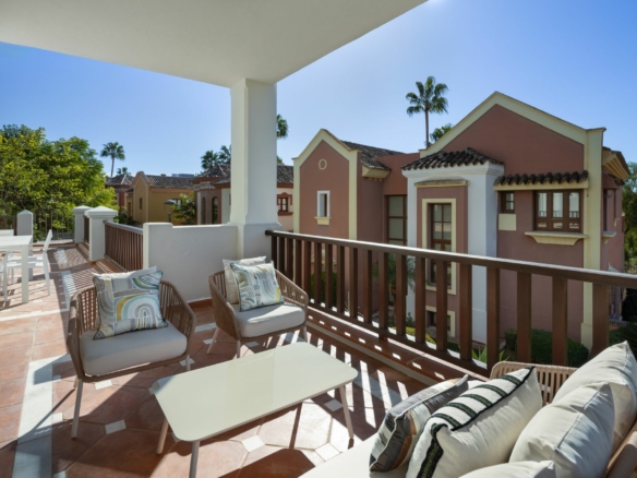 Turnkey 5-Bedroom Mediterranean House on Marbella’s Golden Mile: A Luxurious Retreat
