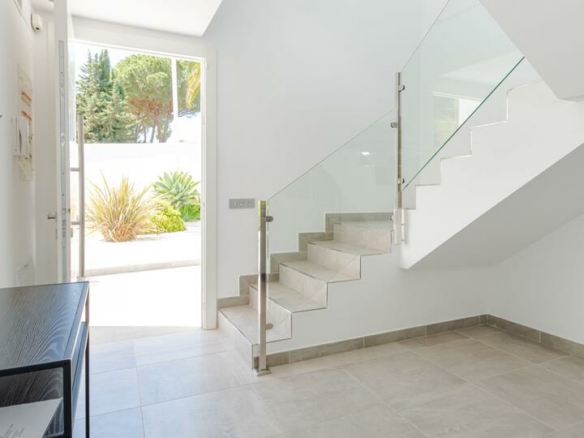 🏡 For Sale | Renovated Villa in Nueva Andalucía with Rental Potential 🌟
