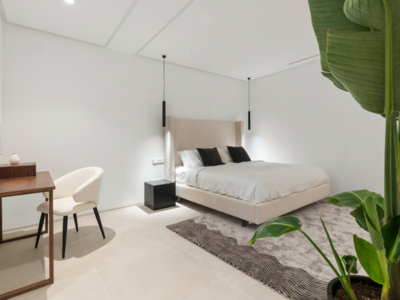 🏡 For Sale | Modern 6-Bedroom Villa in Cortijo Blanco Beach, Marbella – €3,795,000 🌴