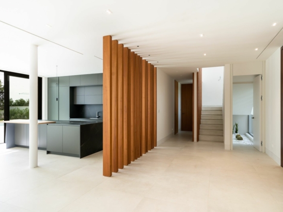 El Paraiso – Modern 4B Villa  – Near Golf