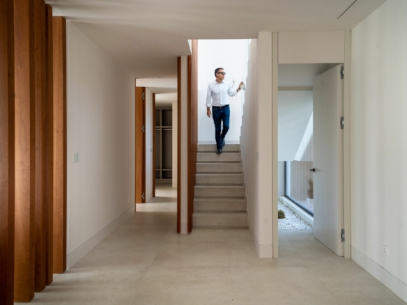 El Paraiso – Modern 4B Villa  – Near Golf