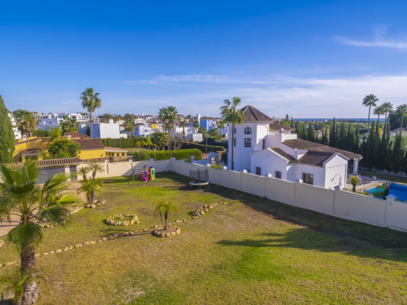 El Paraiso, New Golden Mile – 4B Villa