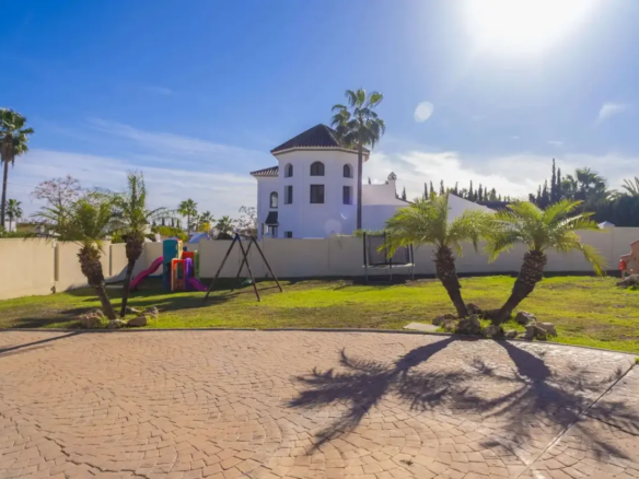 El Paraiso, New Golden Mile – 4B Villa