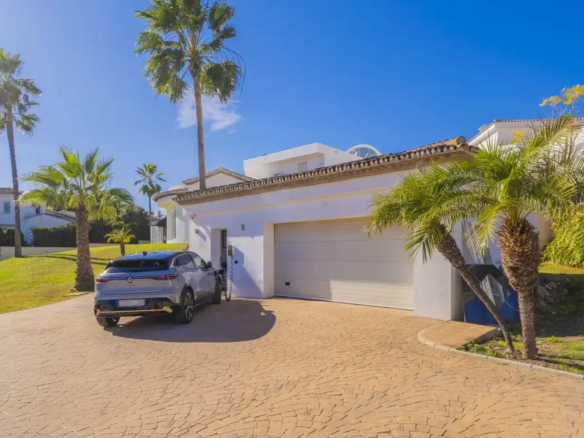 El Paraiso, New Golden Mile – 4B Villa