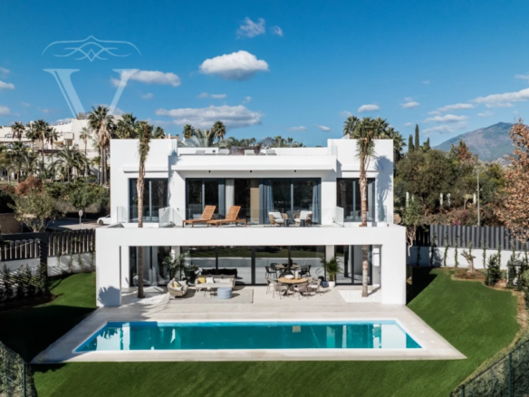For sale  – New Golden Mile – 2 Modern Villas – Golf & Country Club 🌟