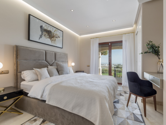 🌴 Majestic 11-Bed Villa in Paraiso Alto, Benahavís! 🏡