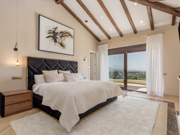 🌴 Majestic 11-Bed Villa in Paraiso Alto, Benahavís! 🏡