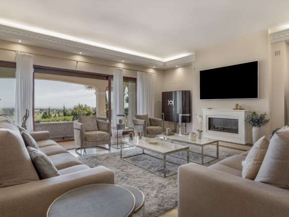 🌴 Majestic 11-Bed Villa in Paraiso Alto, Benahavís! 🏡