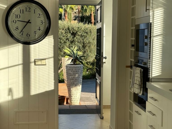 For rent 7-Bedroom Villa with  Views in Benahavís