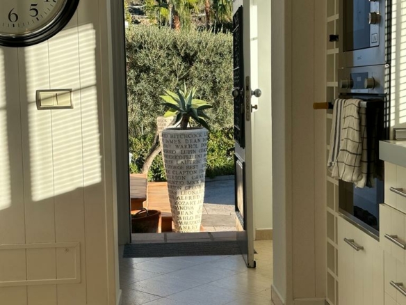 For rent 7-Bedroom Villa with  Views in Benahavís