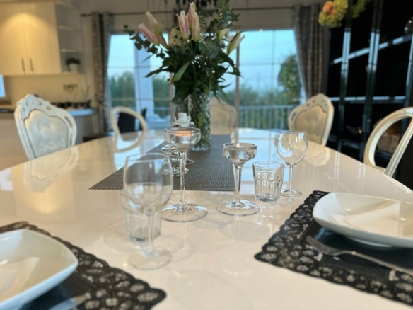 For rent 7-Bedroom Villa with  Views in Benahavís